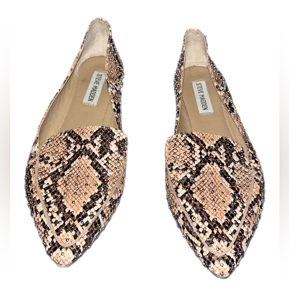 Steve Madden Women's Feather Loafer Flat Color Tan Snake Size 7.5 gently used